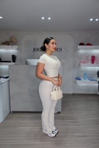 Top Lilly + Pants - Image 3